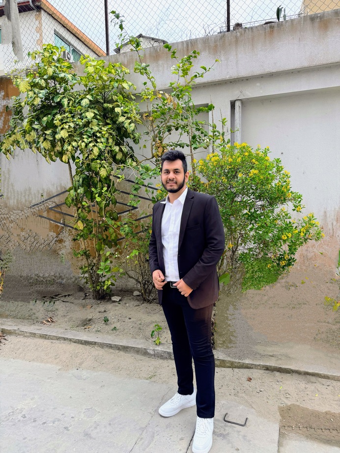 Vivek Chandnani (Vivekanand) - Cloud Architect from Surat, Gujarat, India - Specializing in enterprise cloud infrastructure, full-stack development (React, Node.js, PostgreSQL), and technology solutions in Congo, Africa